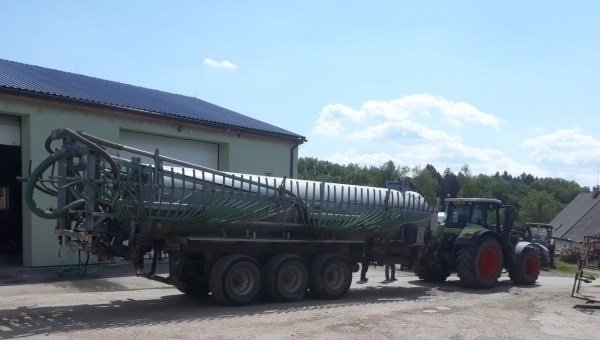 Aplikace statkových hnojiv